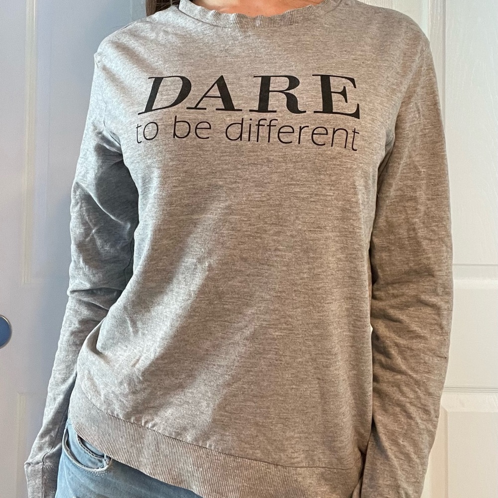 Grey sweatshirt